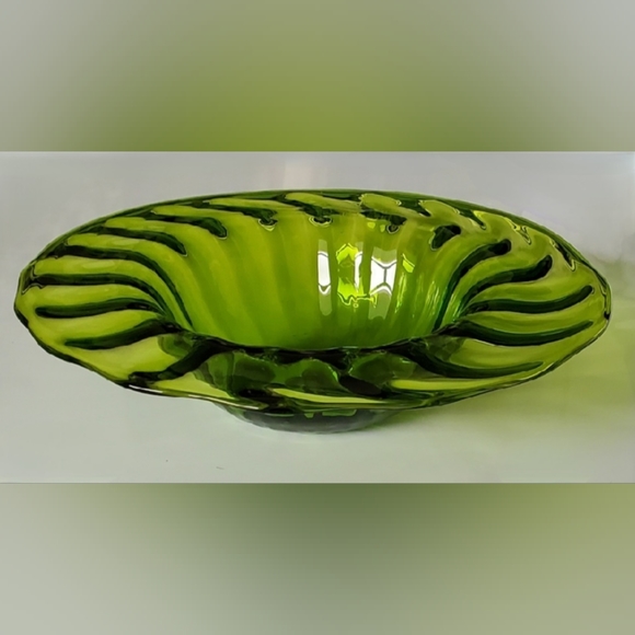 Rare 11.5" BLENKO Kiwi 🥝 Green Hand ✋️ Crafted Optic Art Glass Bowl - Picture 9 of 11
